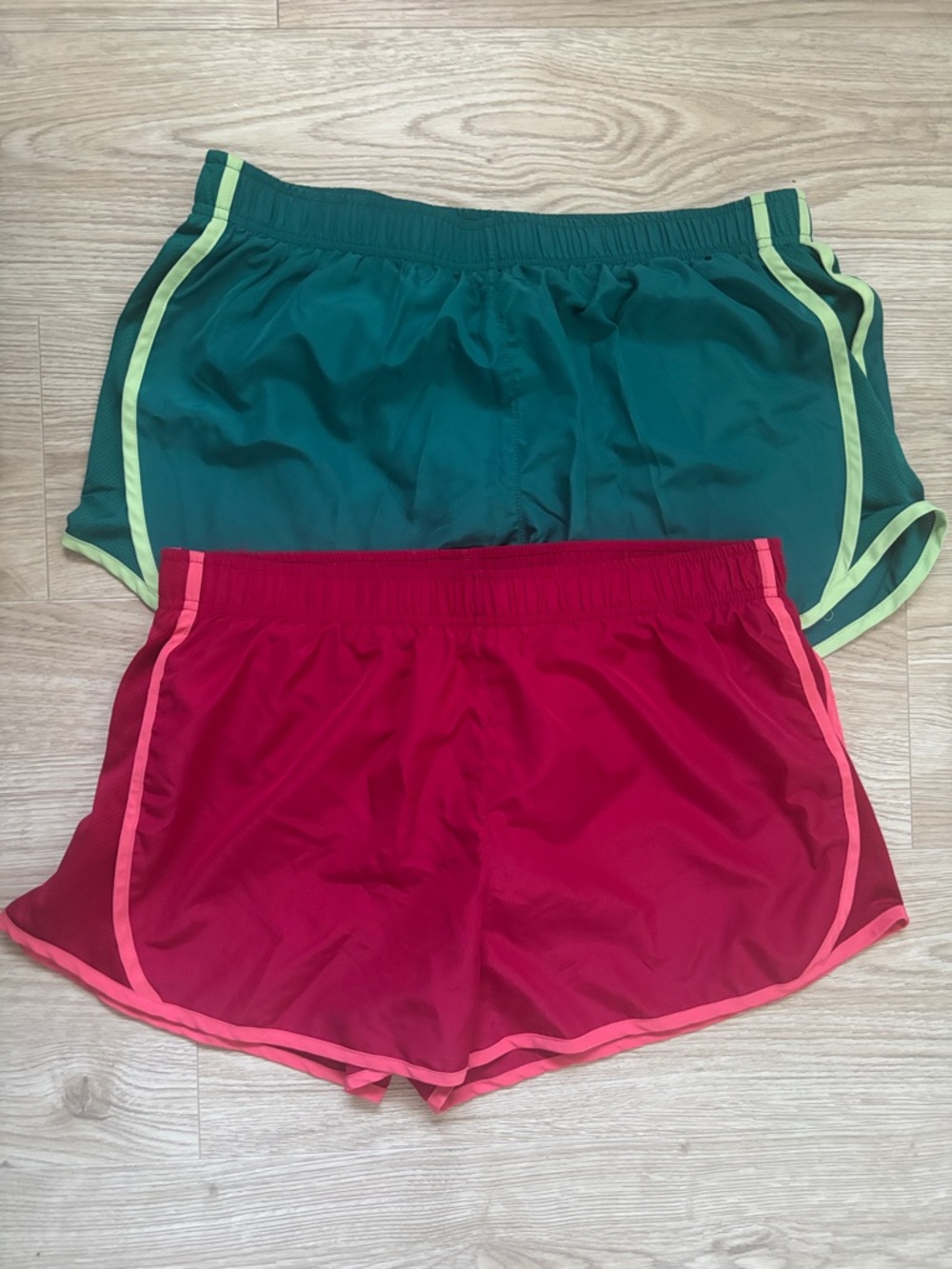 Women's Athletic Running Shorts - fucshia and Green